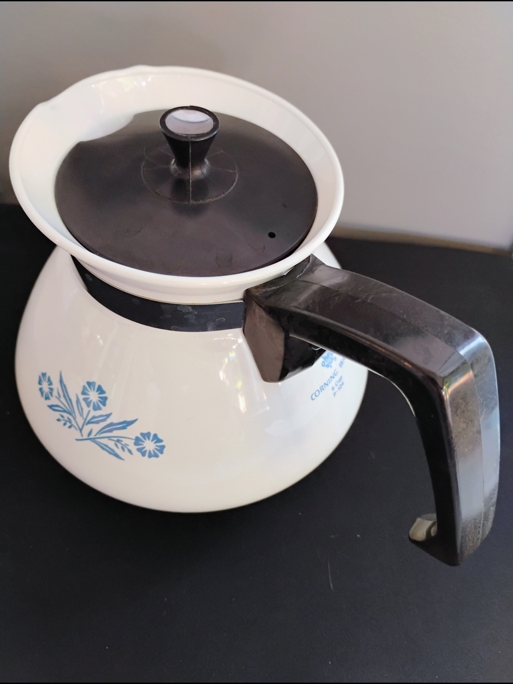 Retro Corning Ware Blue Cornflower Tea/Coffee Pot with Black Handle - Picture 5 of 16